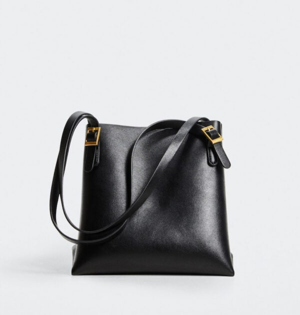 Black Shopper